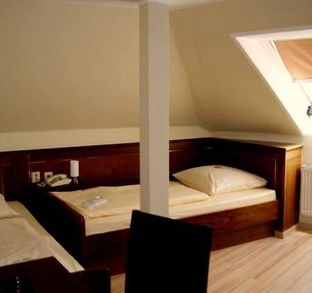 Hotel Am Wilhelmsplatz สตุตการ์ต ภายนอก รูปภาพ