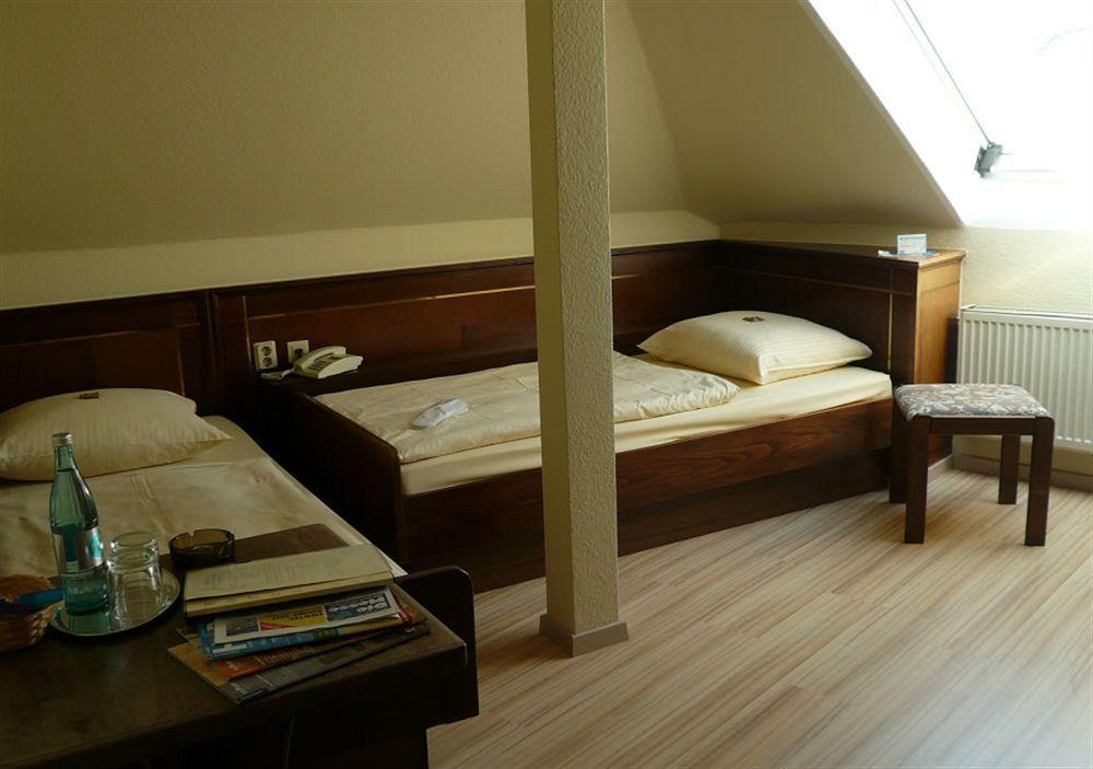 Hotel Am Wilhelmsplatz สตุตการ์ต ภายนอก รูปภาพ