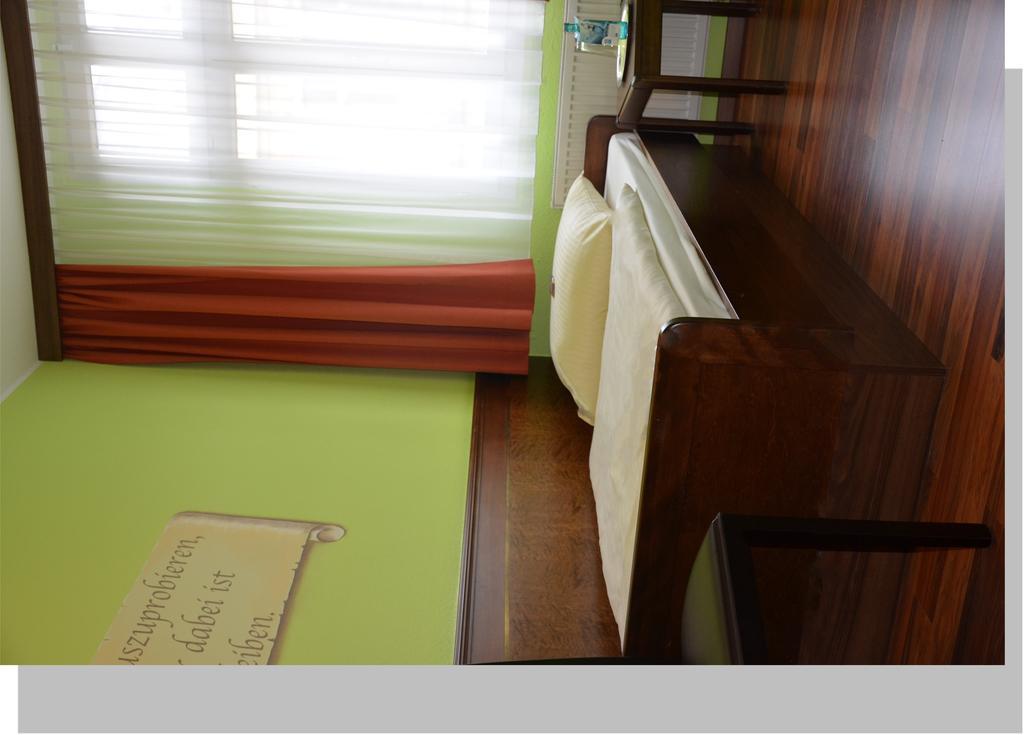Hotel Am Wilhelmsplatz สตุตการ์ต ห้อง รูปภาพ